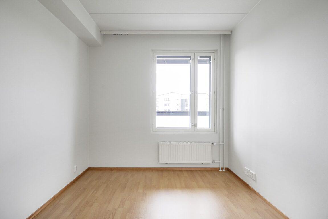 258698