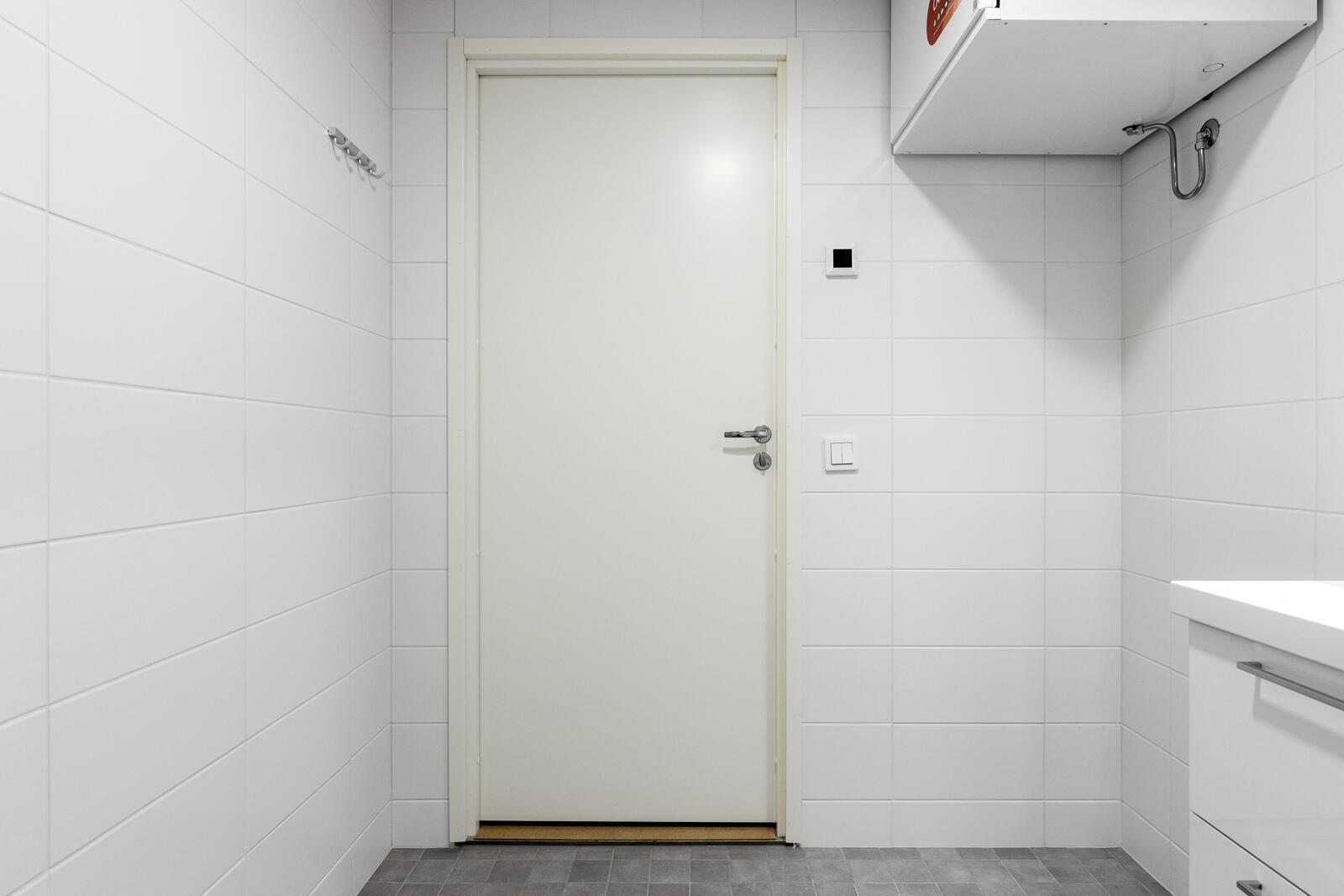 268971