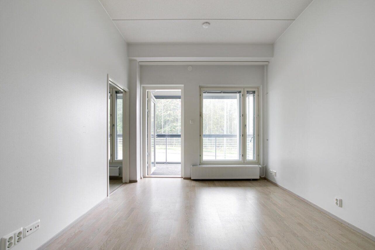 229130