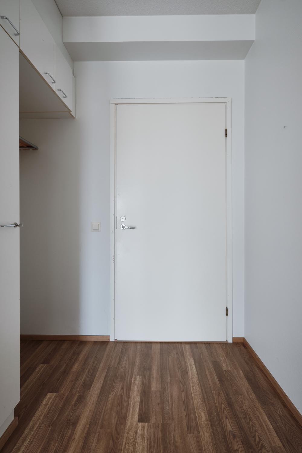 226170