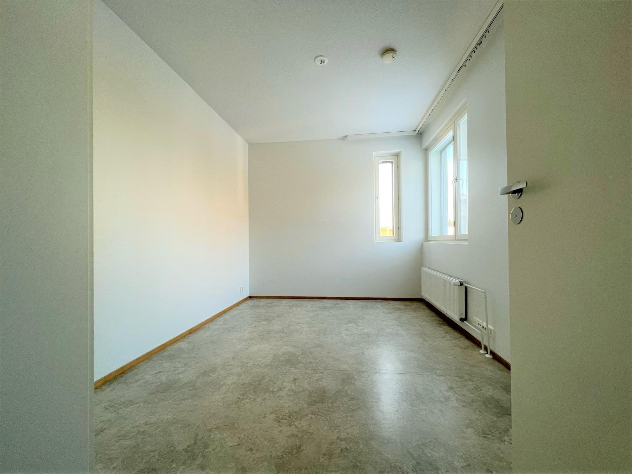 252876